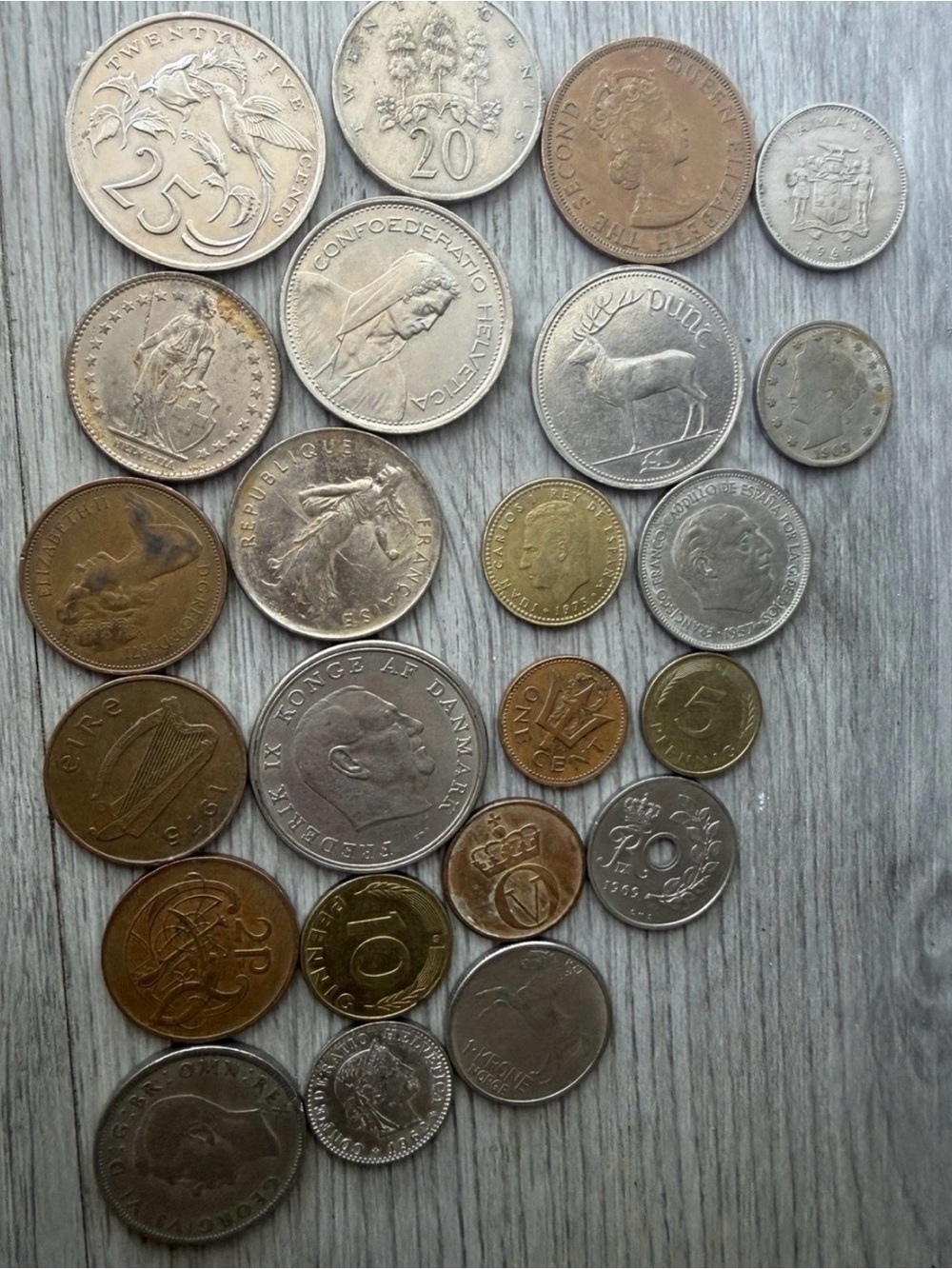 Mixed-Metal Small Pets Toy Coins for Enrichment - Silver & Bronze